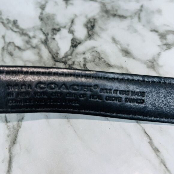 COACH | Belt Glove Tanned Cowhide & Solid Brass #102 | 30”/75 cm | Black | Women - Picture 5 of 5